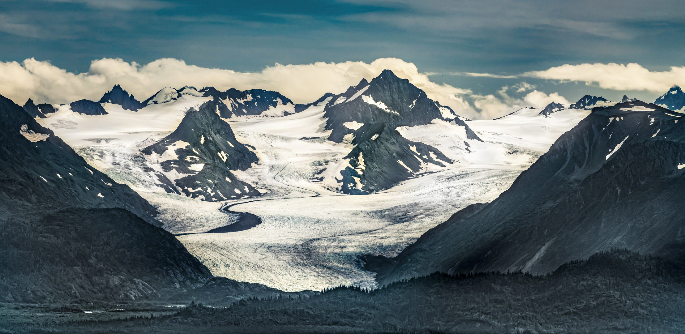 Abendlicher Blick vom Homer Spit auf einige Gletscher der Alaska Range