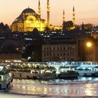 abendlicher Blick von der Galatabrücke auf die Süleymaniye-Moschee