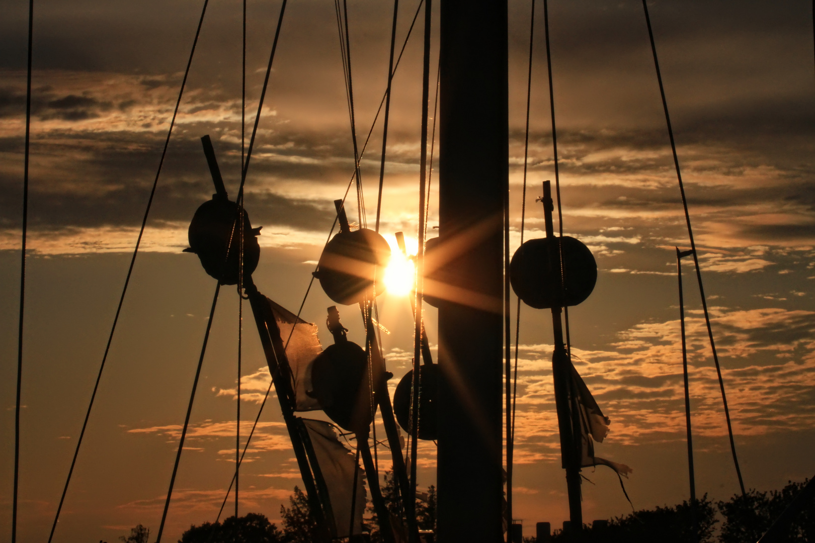 abendlicher Durchblick der Sonne