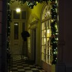 abendlicher Eingang im weihnachtlichen Lübeck....