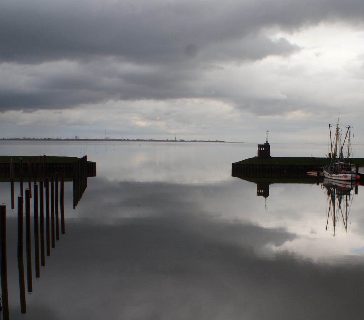 Abendlicher Spaziergang am Dangaster Hafen.