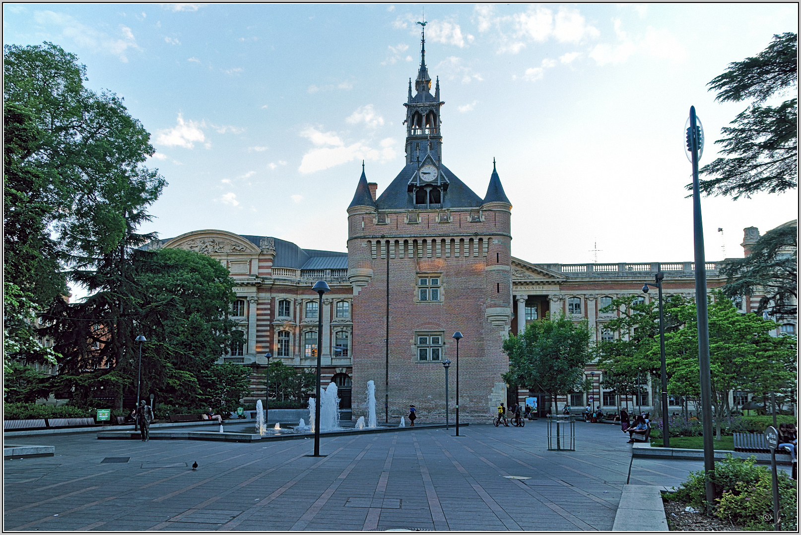 Abendliches Capitole in Toulouse.