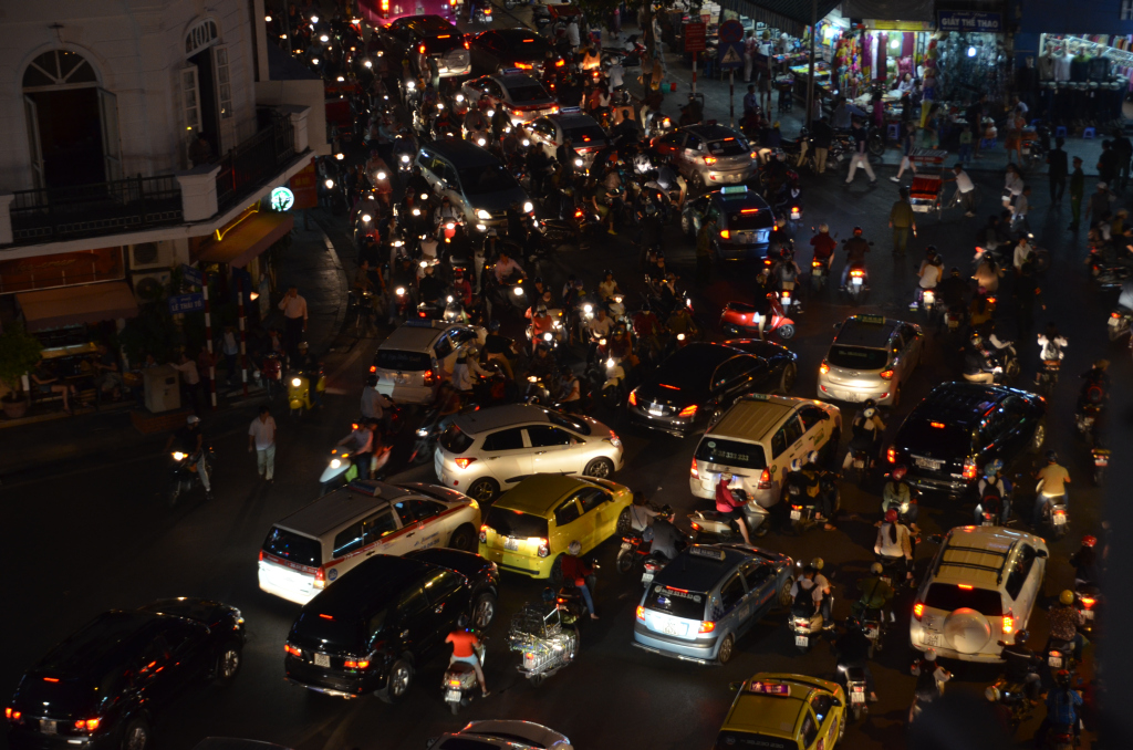 Abendliches Hanoi- nur die Übersicht bewahren