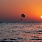 Abendliches Parasailing