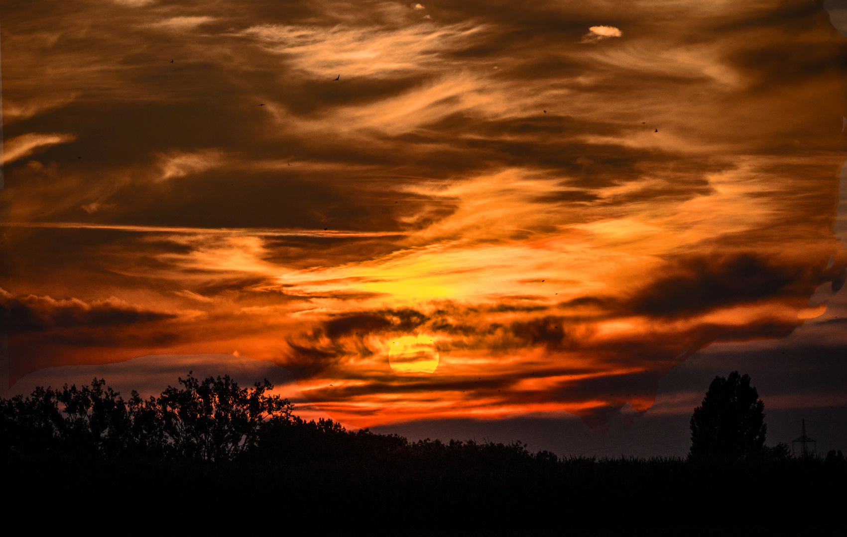 "ABENDLICHES WOLKEN WIRRWARR"