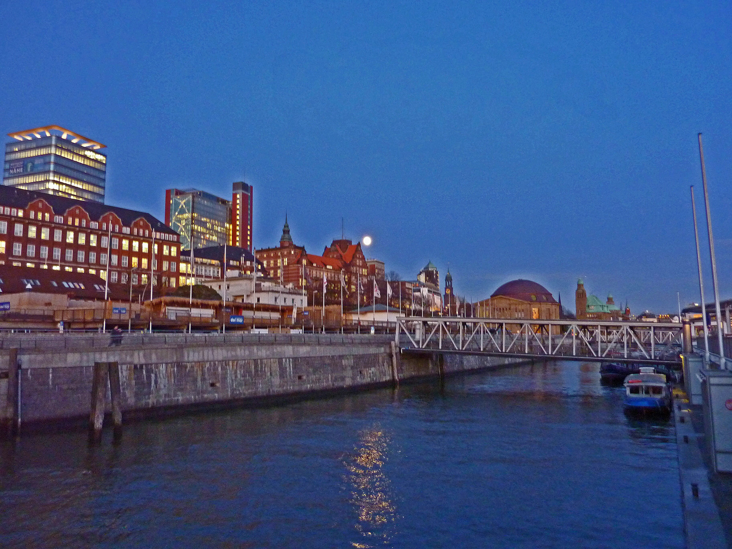 Abendlicht am Hamburger Hafen