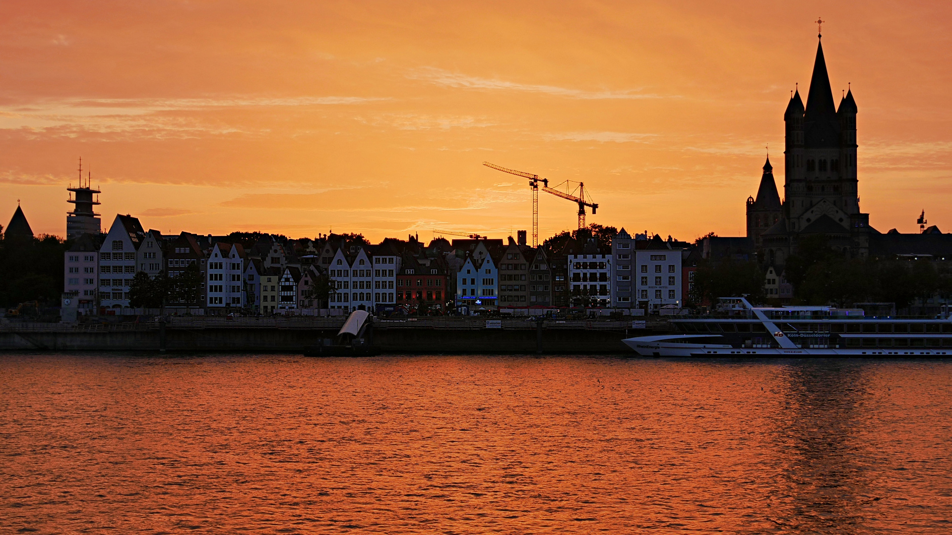 Abendlicht am Rhein