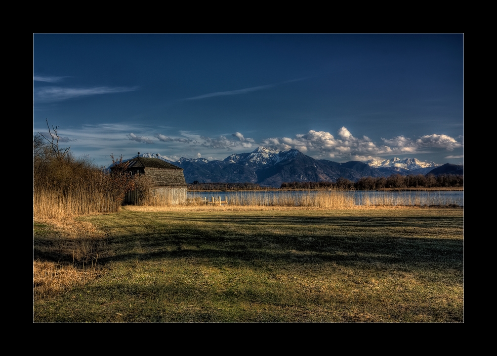 Abendlicht an einem Bootshaus...