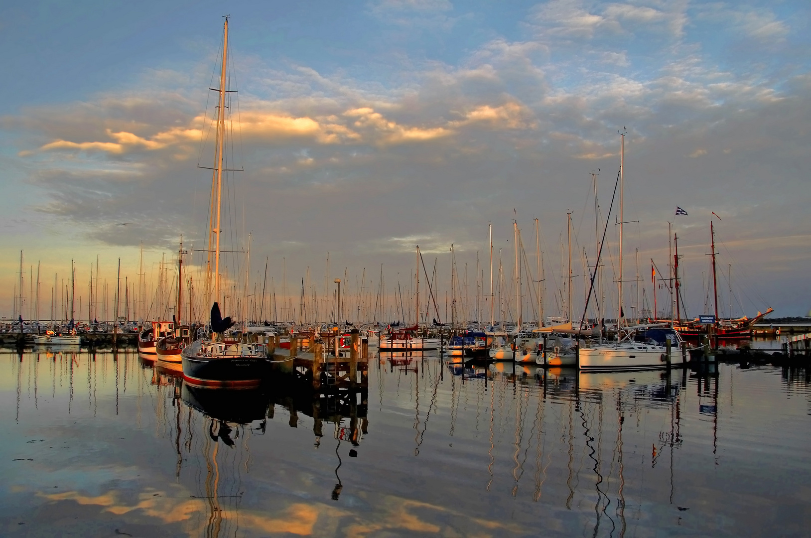 Abendlicht im Hafen