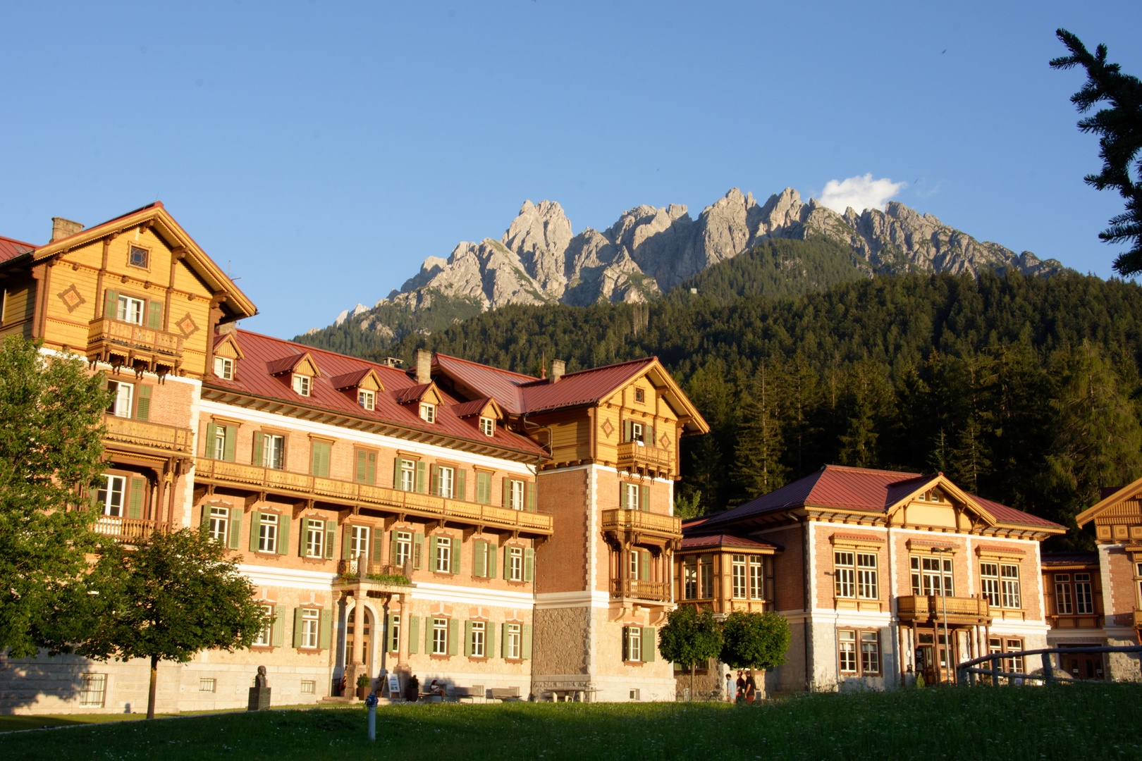 Abendlicht - Kulturzentrum und Gästehaus Toblach