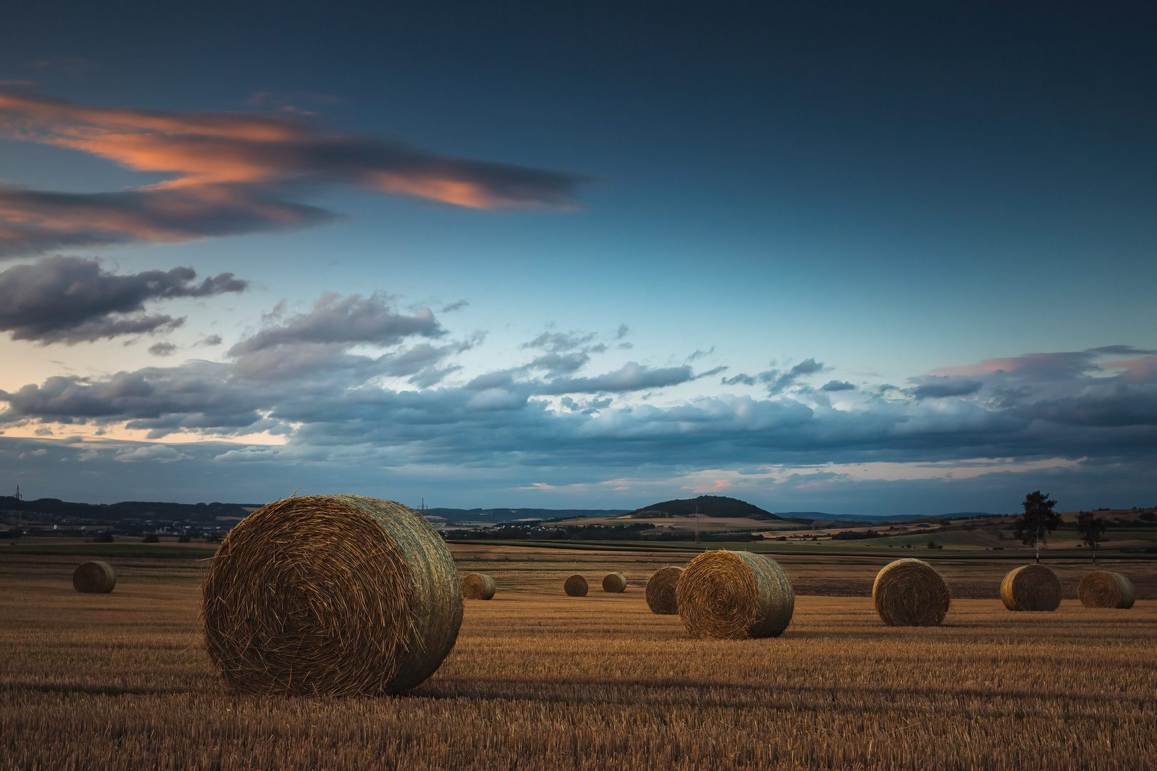 Abendlicht über den Feldern