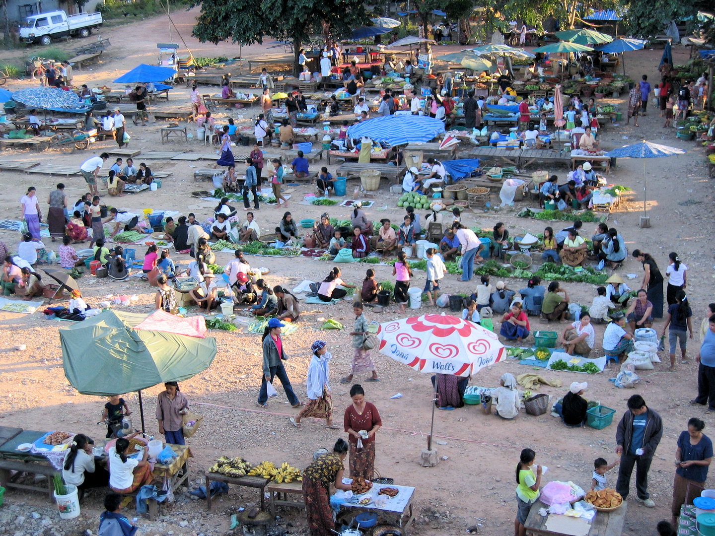 Abendmarkt in Attapeu