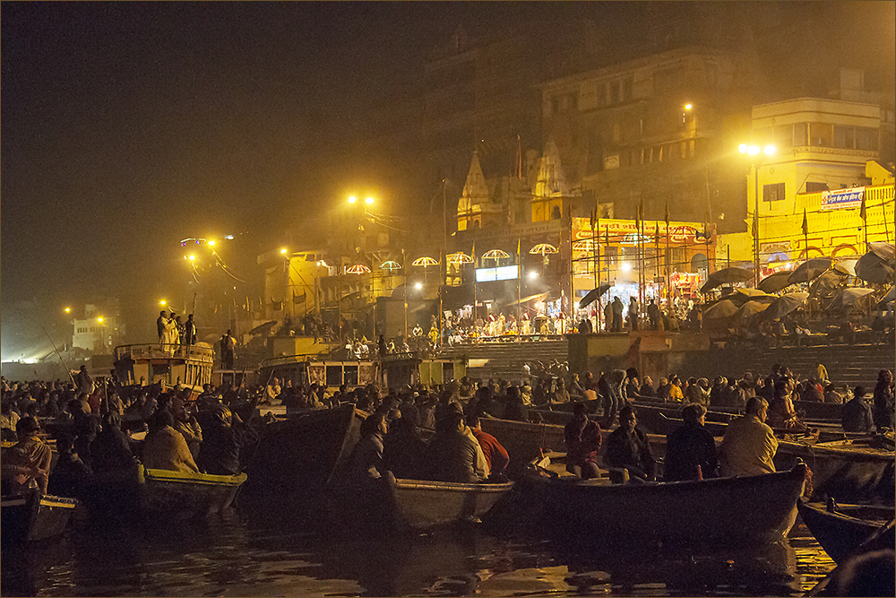 Abendpuja am Ganges in Varanasi