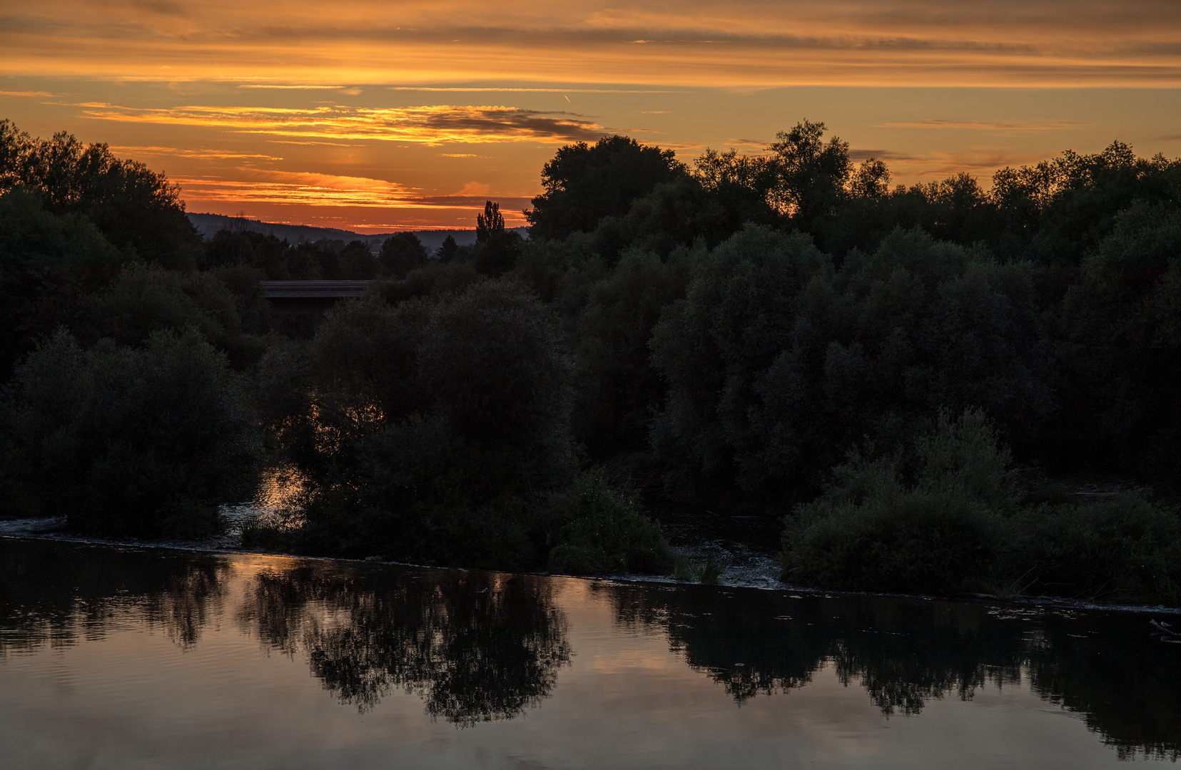 Abendrot am Fluss