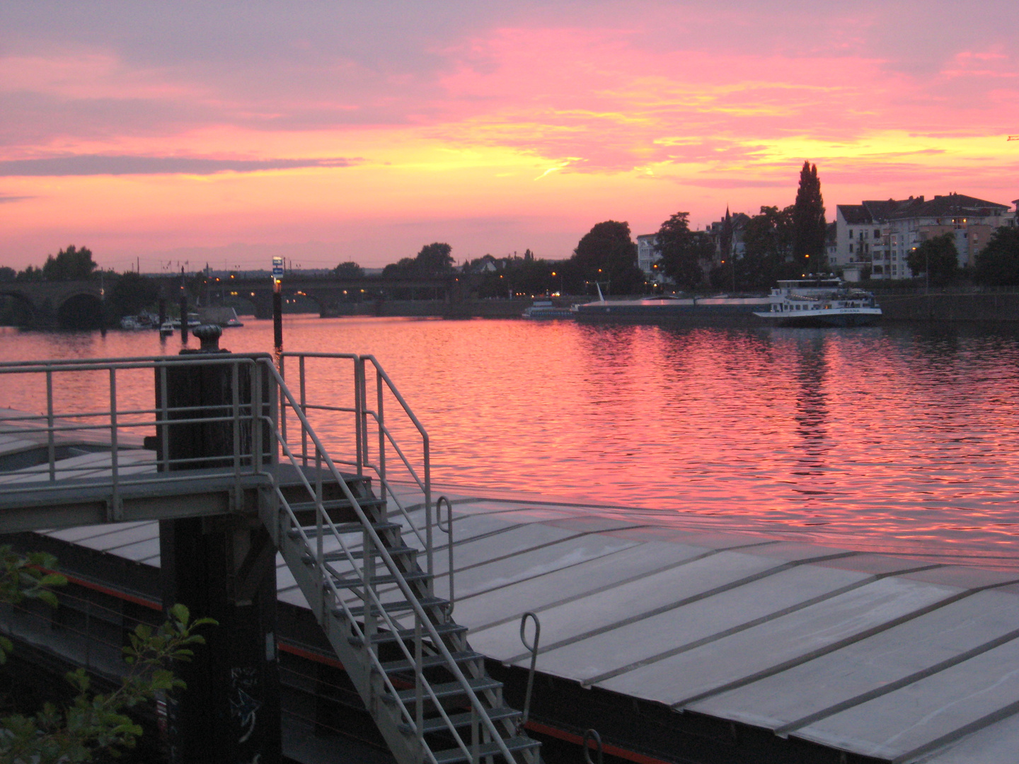 Abendrot am Rhein