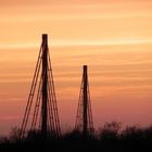 Abendrot an der A40-Rheinbrücke in Duisburg-Neuenkamp