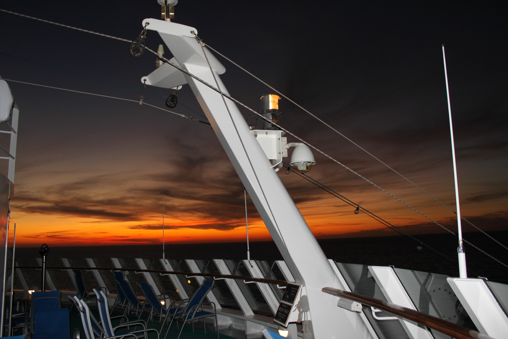 Abendrot auf einem Kreuzfahrtschiff