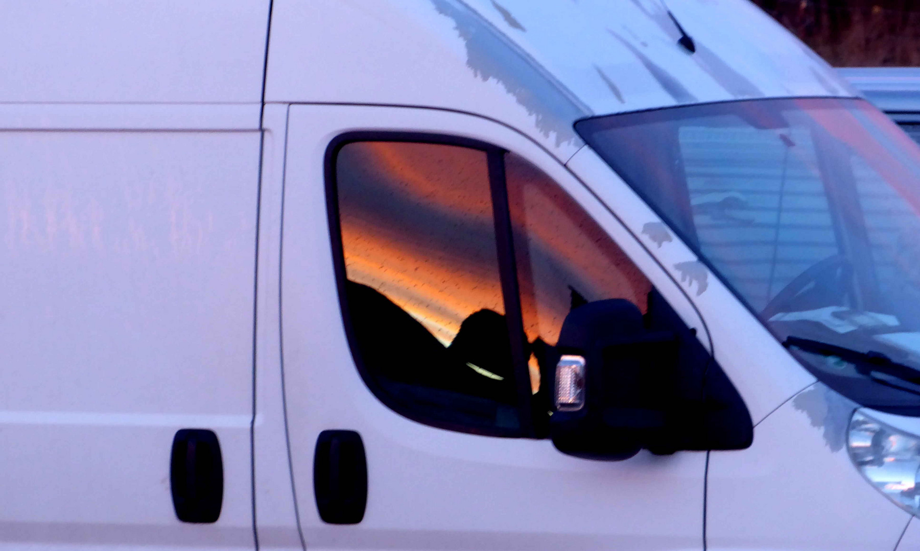 Abendrot im Autofenster