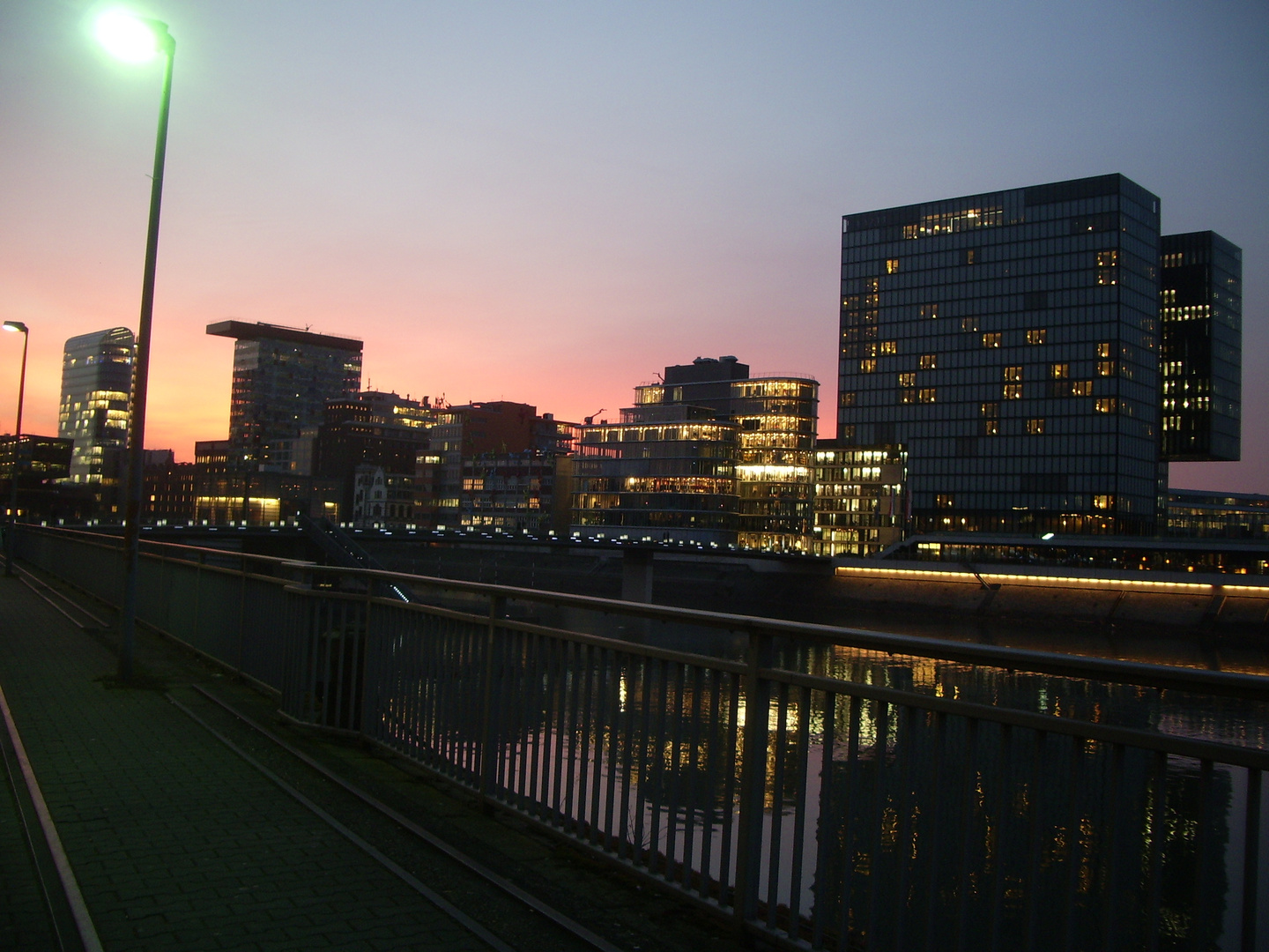 Abendrot im Medienhafen