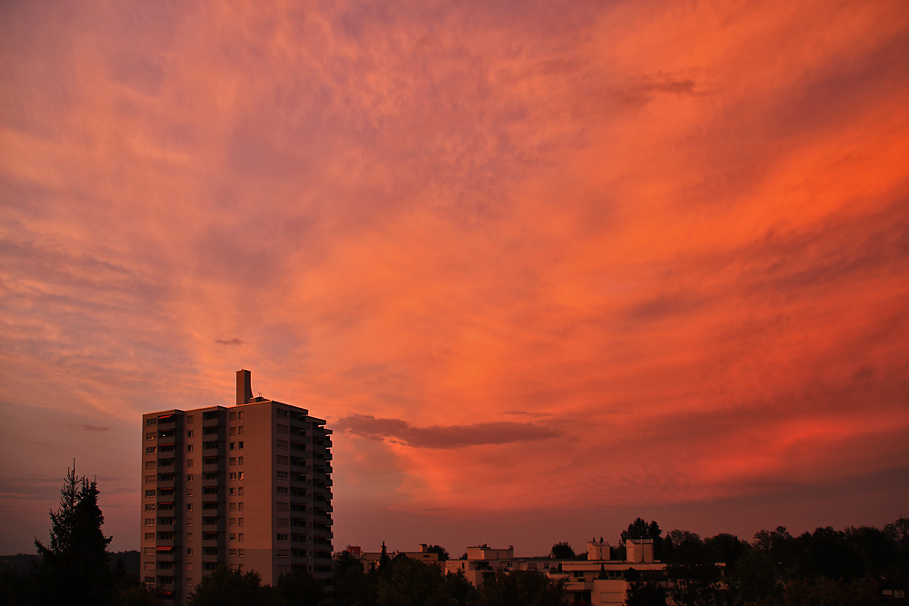 Abendrot im Stadtgebiet