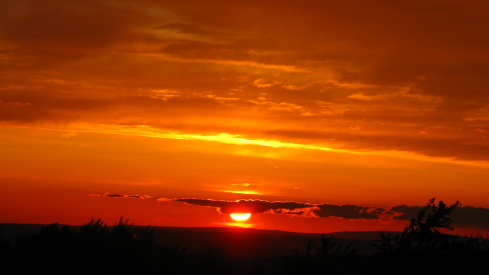 Abendrot im Taunus nach und vor einem Schlechtwettertag