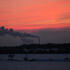 Abendrot in Molzen mit Uelzener Zuckerfabrik Schornstein.