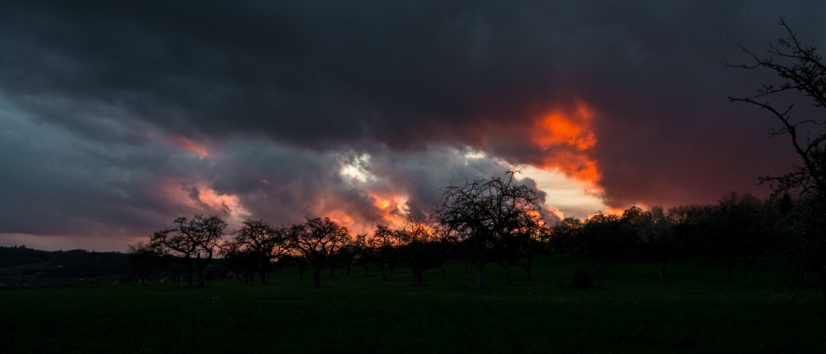 Abendrot mit Gewitterwolken