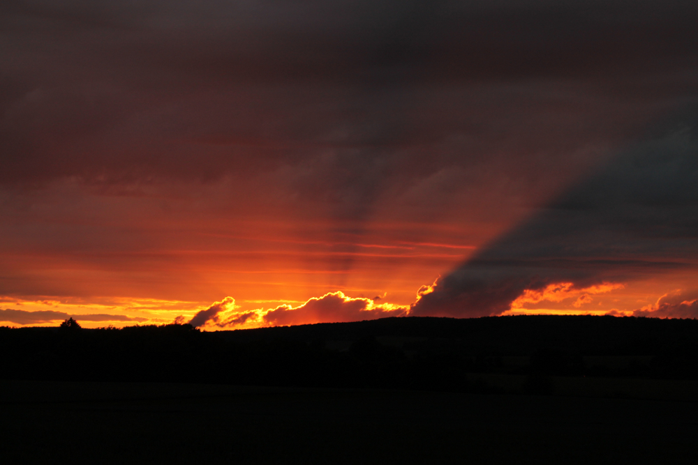 Abendrot mit Regenwolken