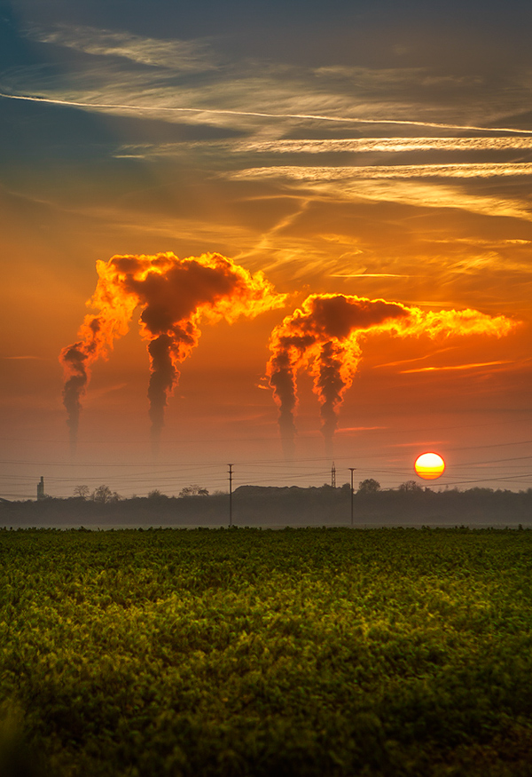 Abendrot mit Schornsteinschlot