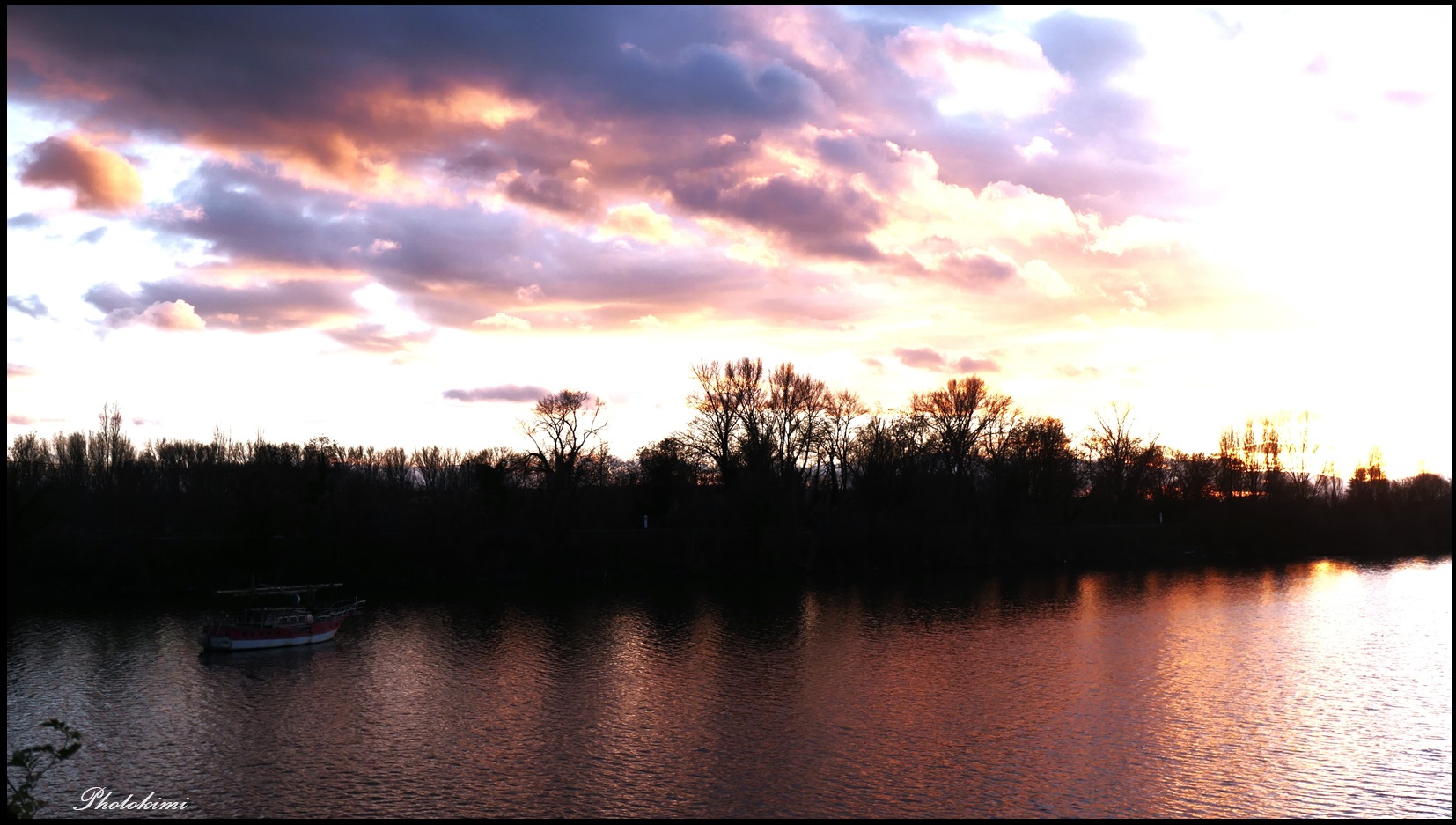 Abendrot über dem Bootshafen/Schierstein