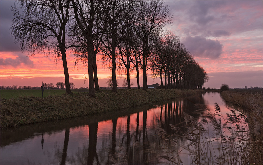 Abendrot über dem Kanal