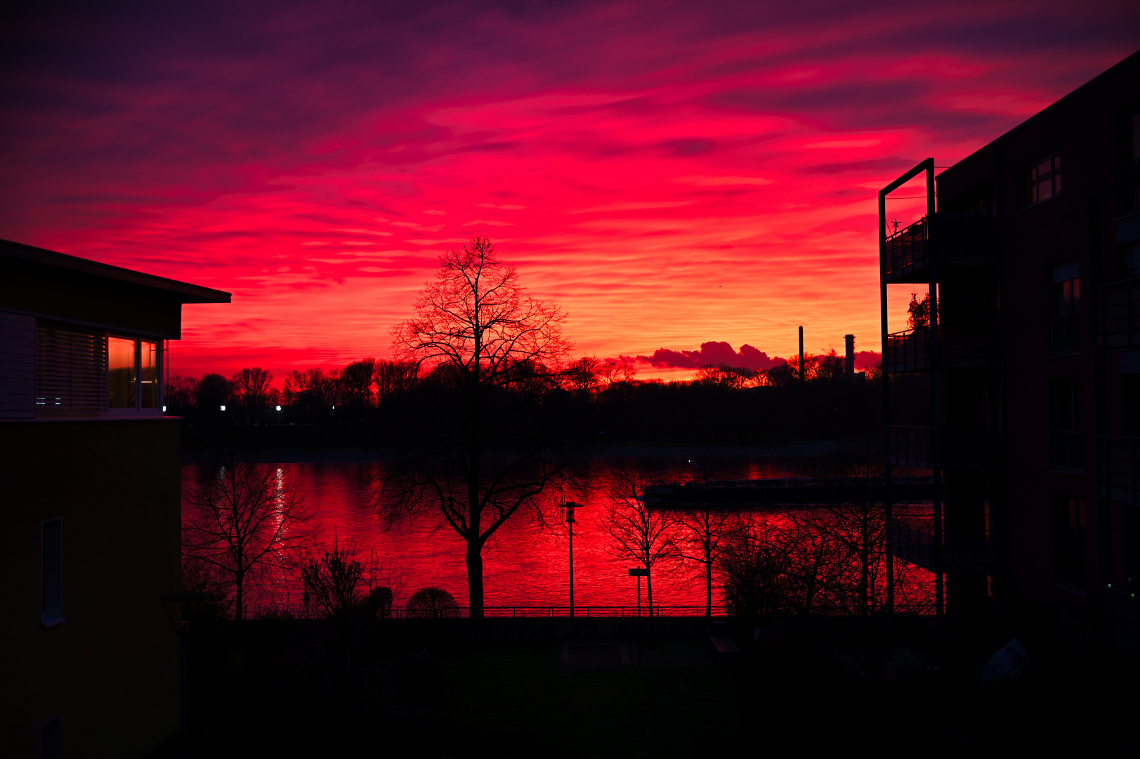 Abendrot über Köln-Mülheim