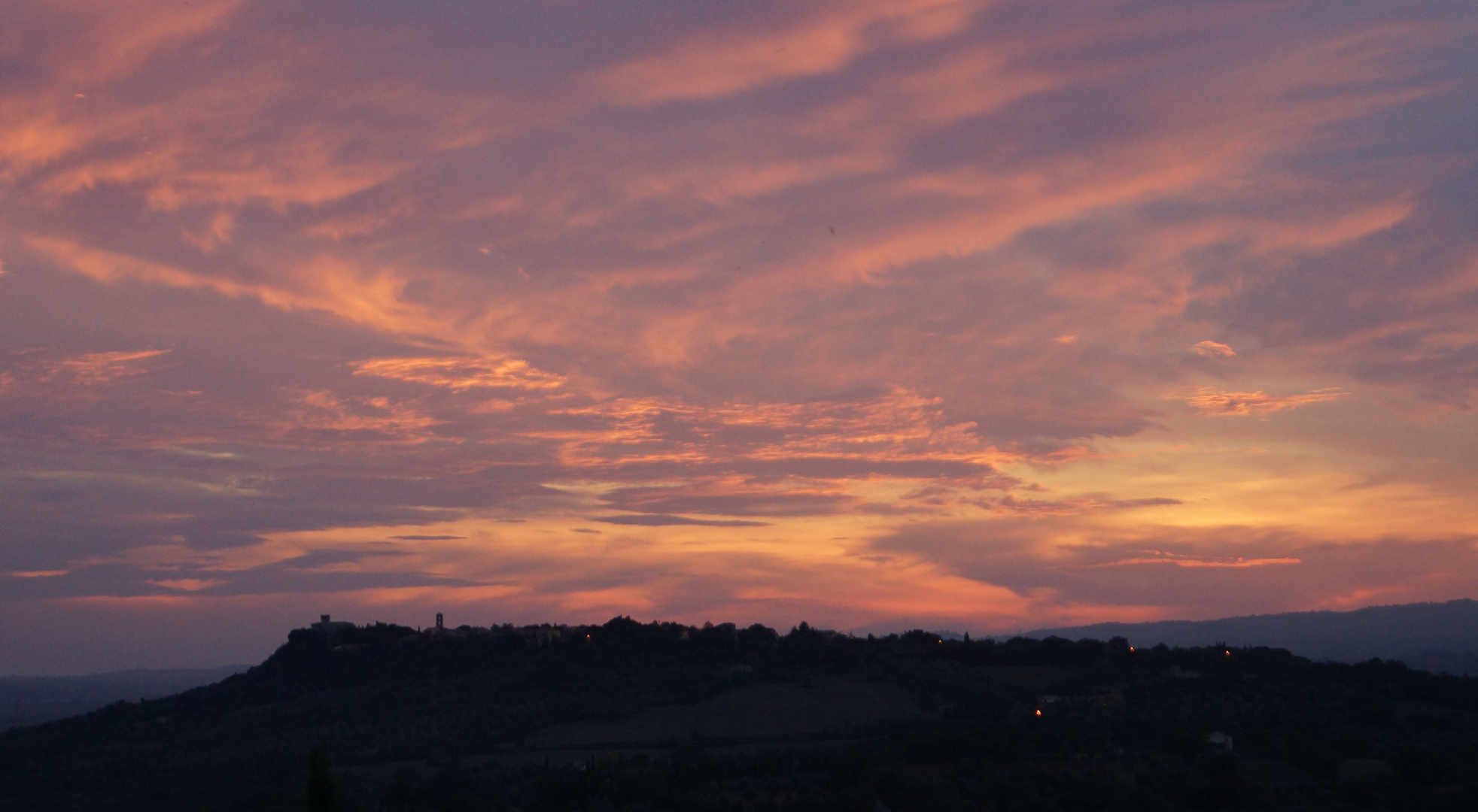 Abendrot über Saturnia in der Toscana