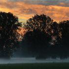 Abendrot und Bodennebel im Biedensand