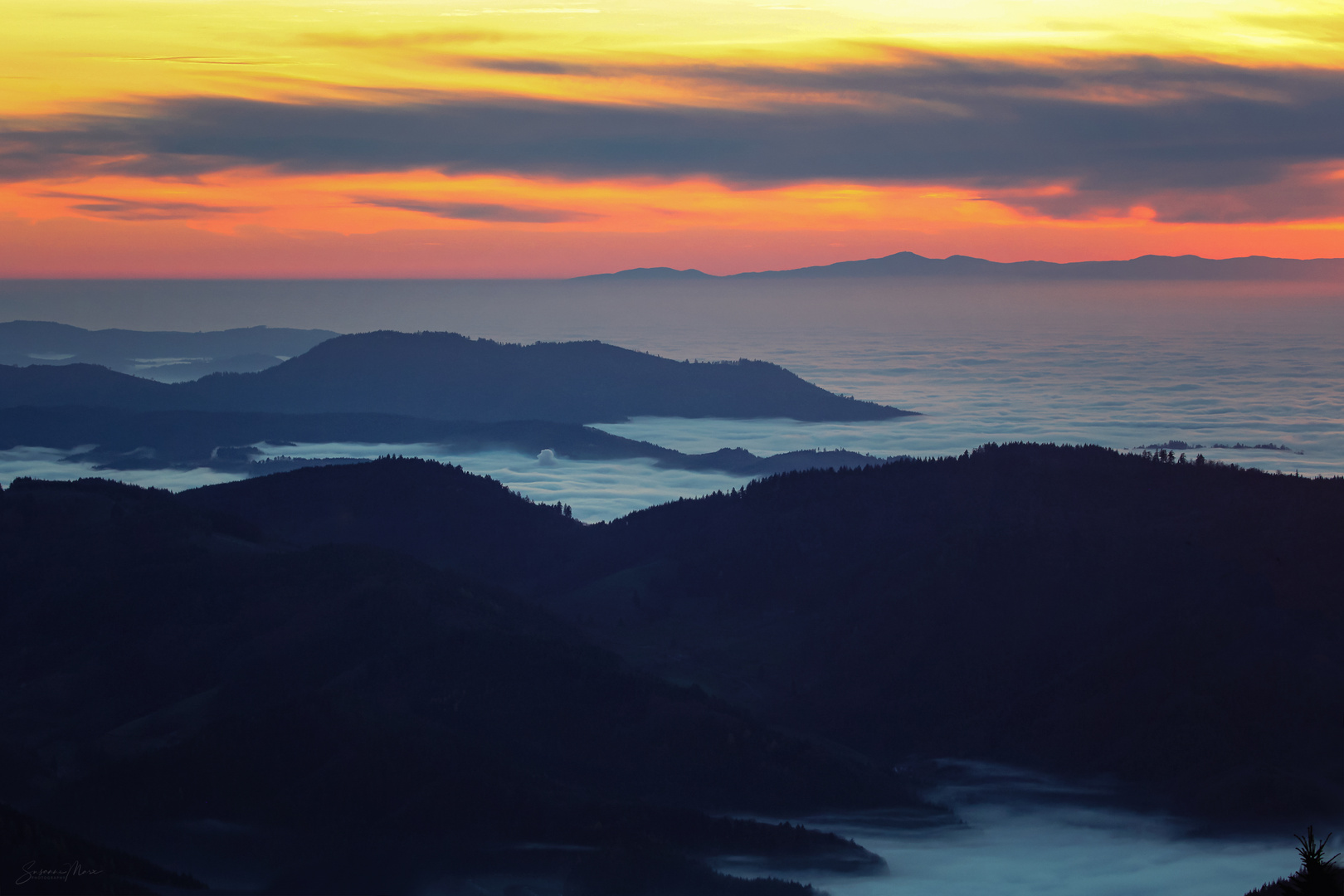 Abendrot und Nebel