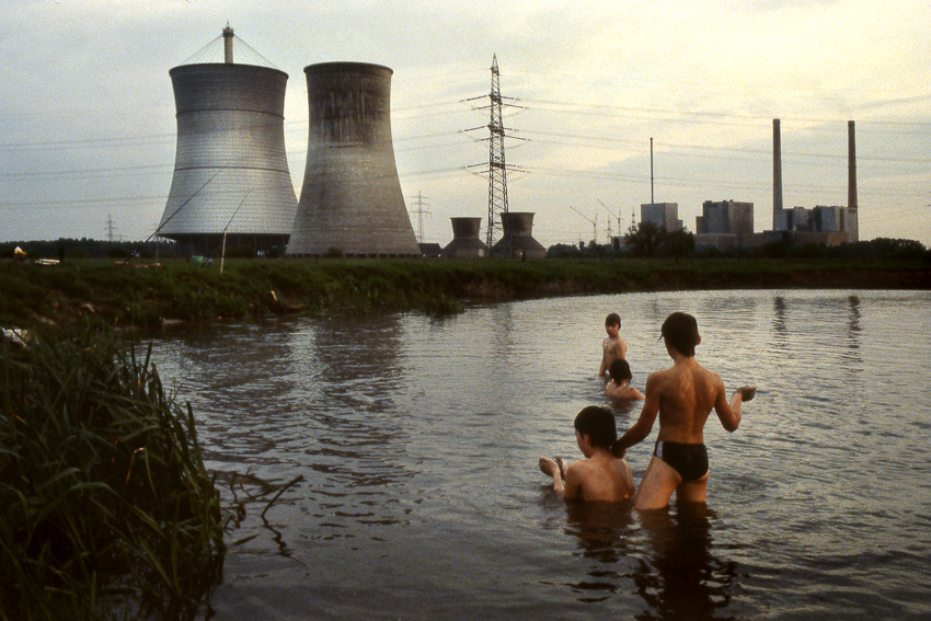 Abends am Atomkraftwerk