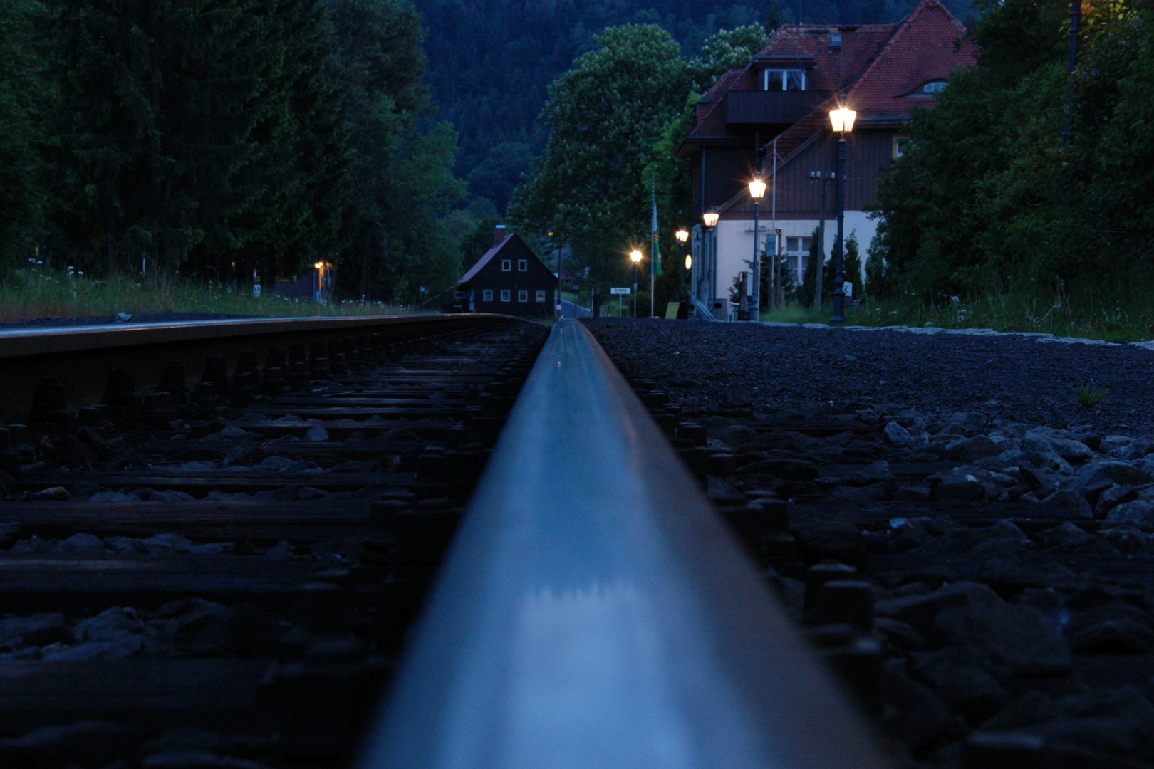 Abends am Bahnhof