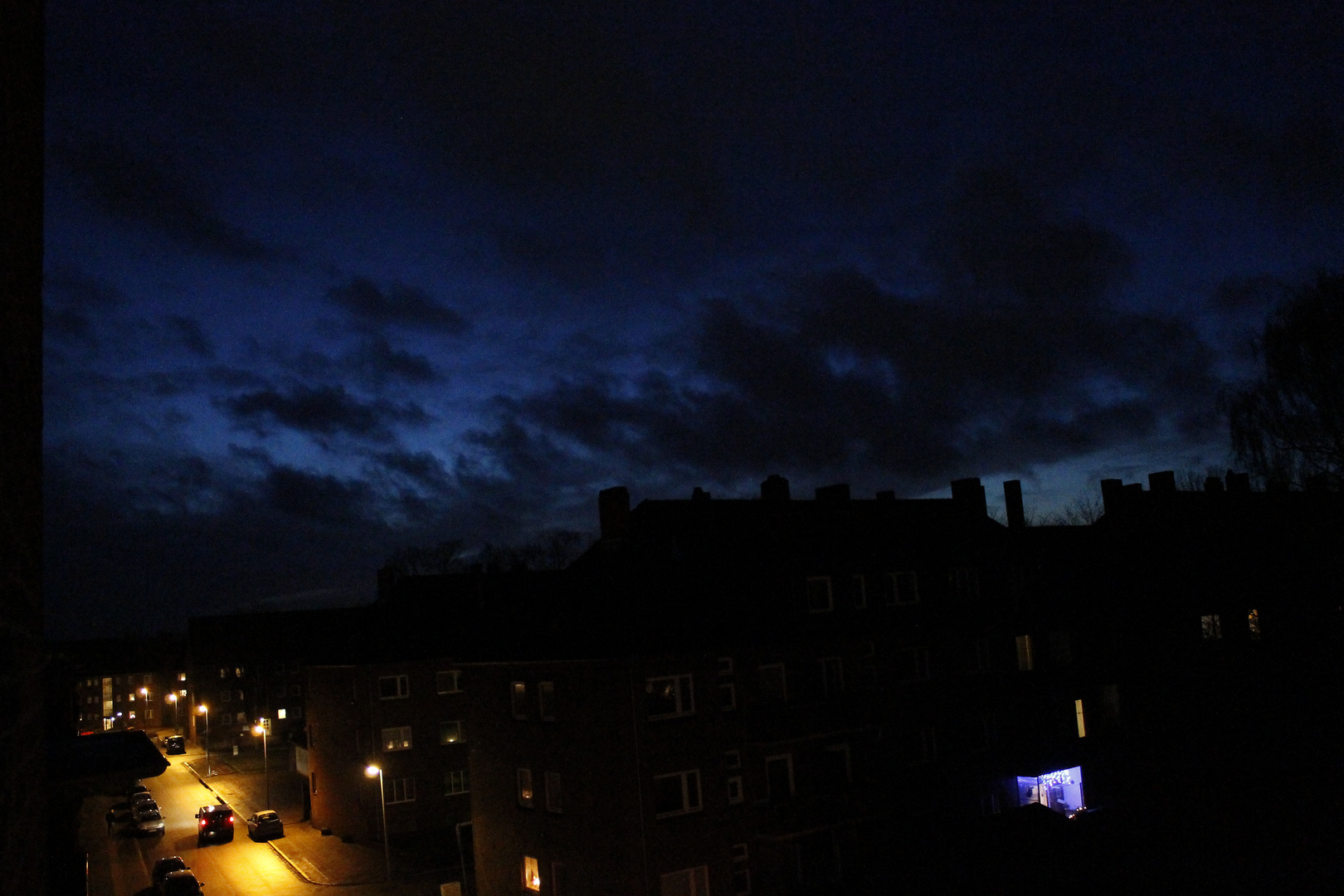 abends am Fenster