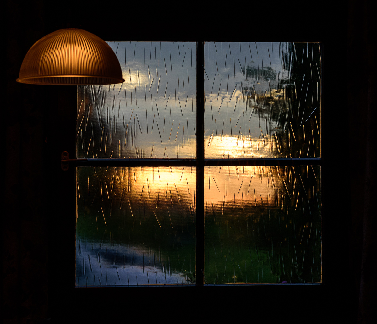 Abends am Fenster