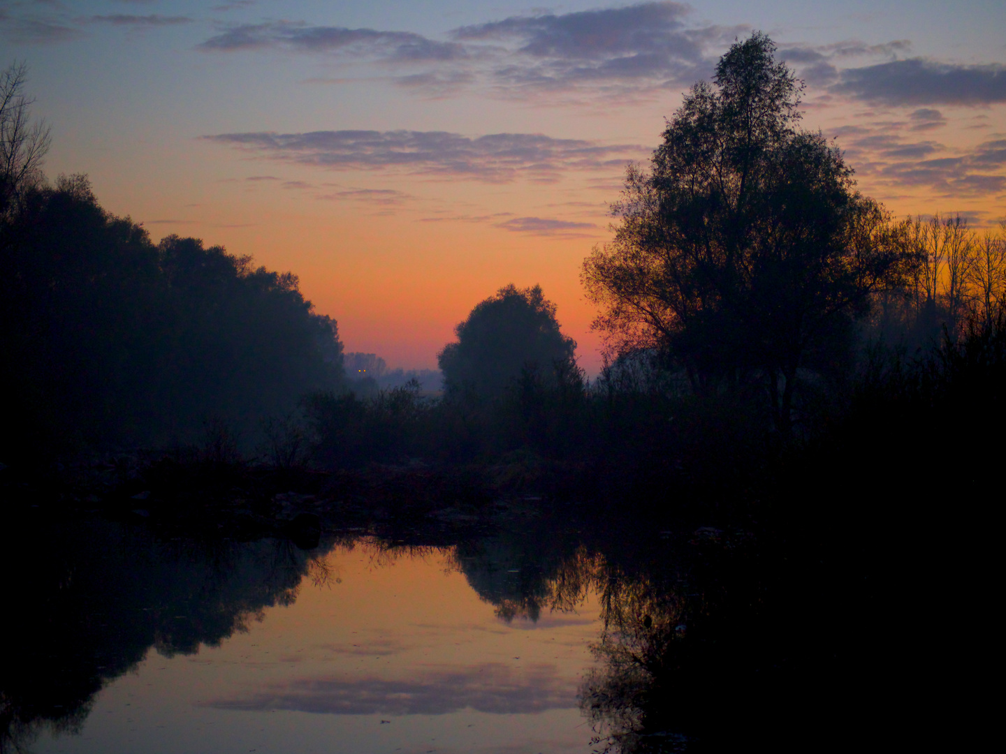 Abends am Fluss