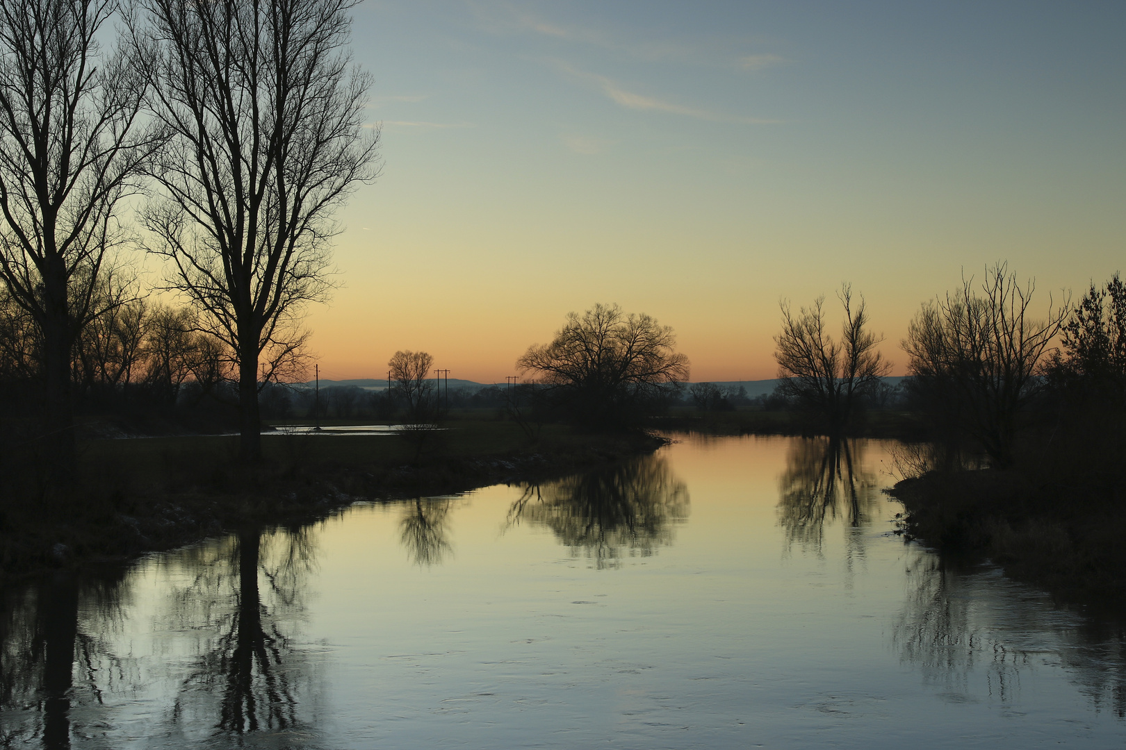 Abends am Fluss