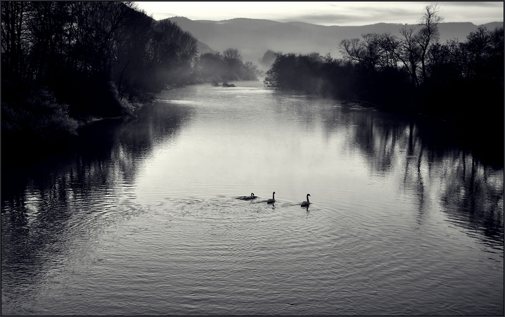 abends am Fluss