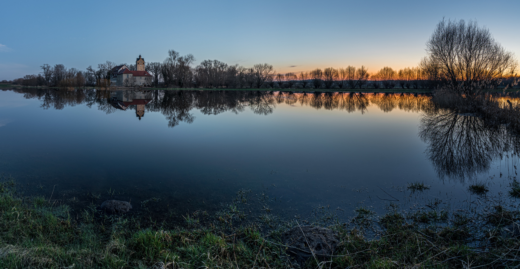 Abends am Gänsefurther Schloss