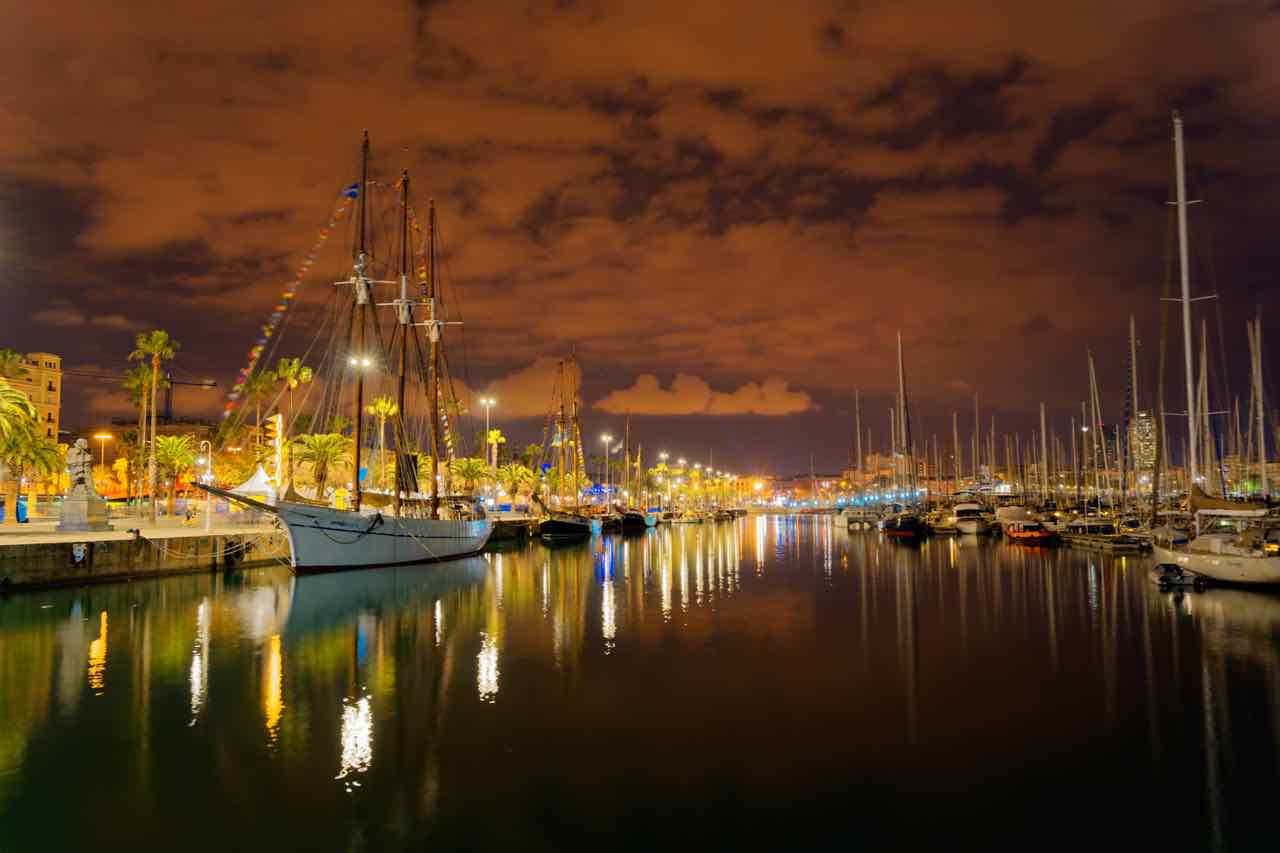 Abends am Hafen in Barcelona