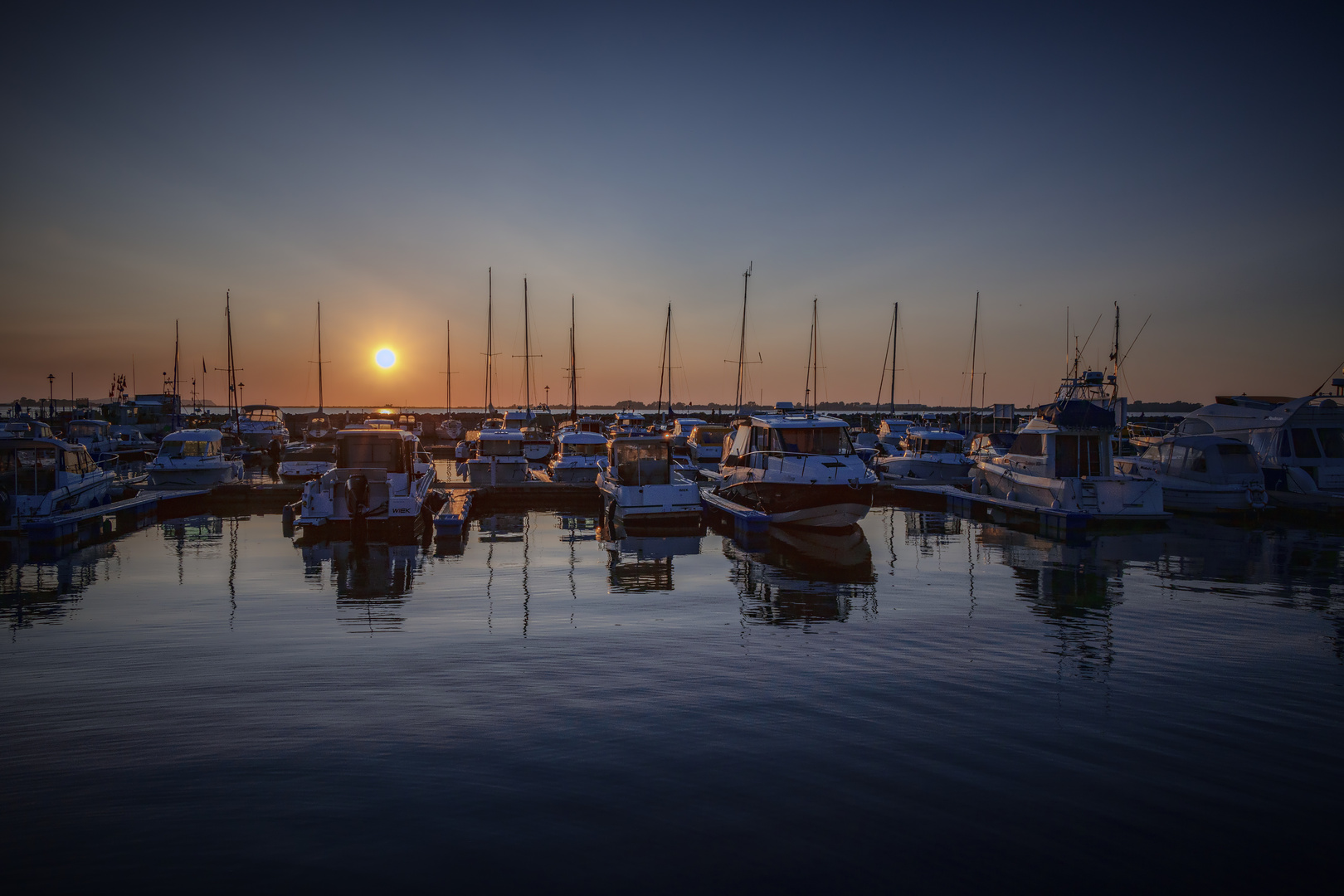 Abends am Hafen in Wiek