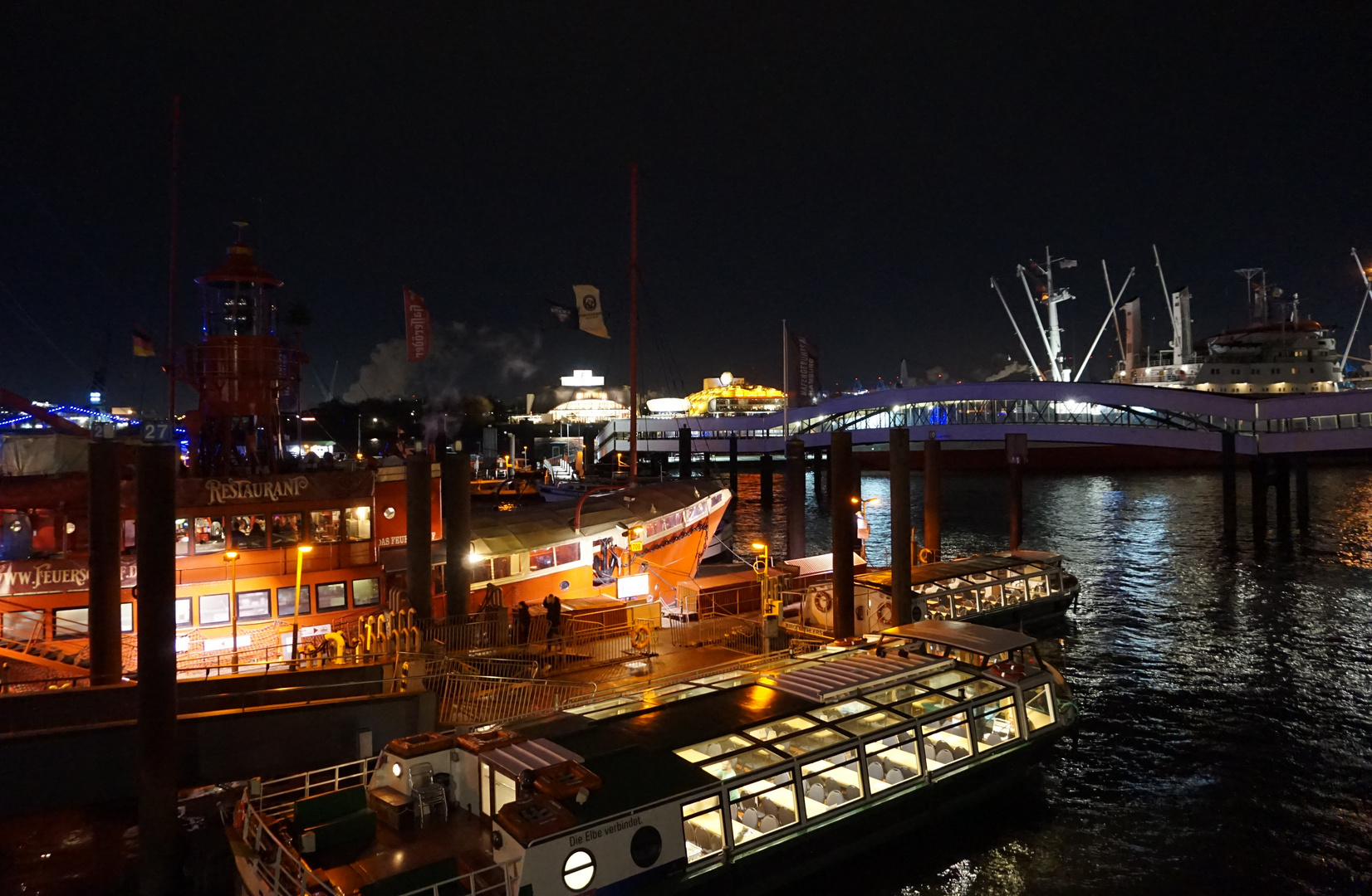 Abends am Hamburger Hafen