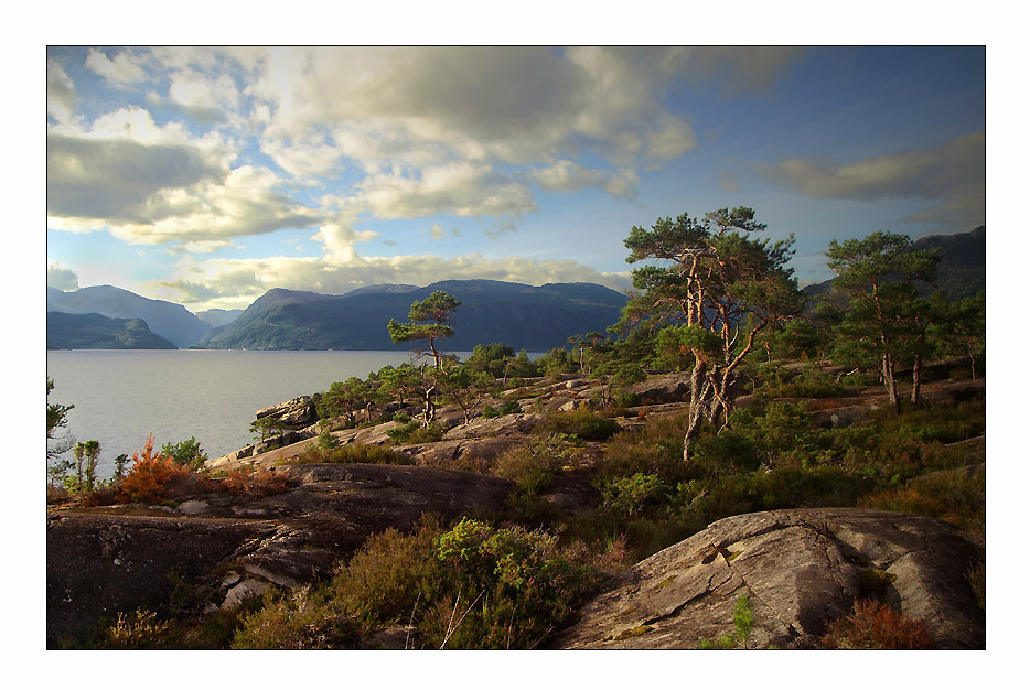 Abends am Hardangerfjord