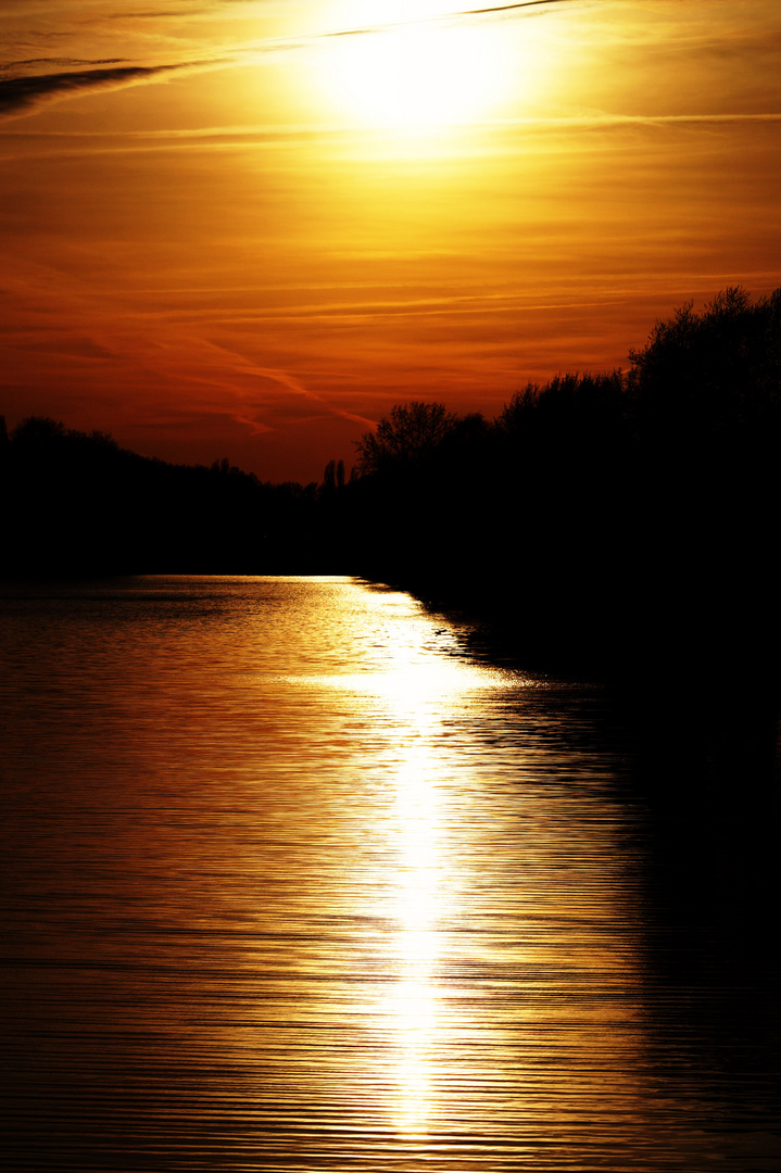 abends am Kanal