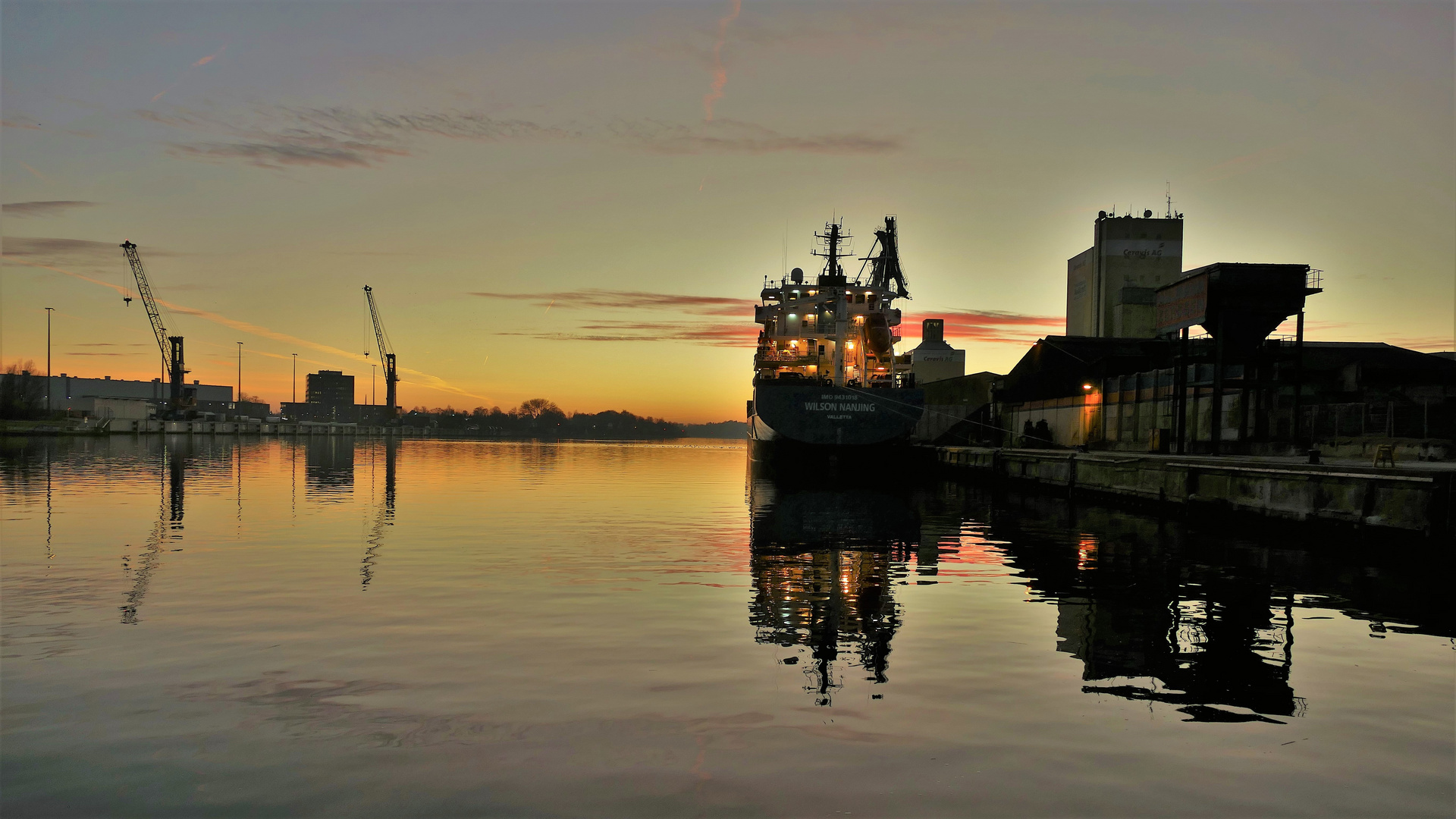 Abends am Kanal