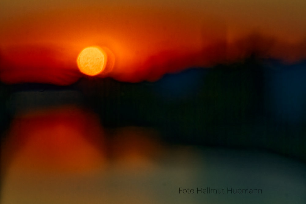 ABENDS AM KANAL